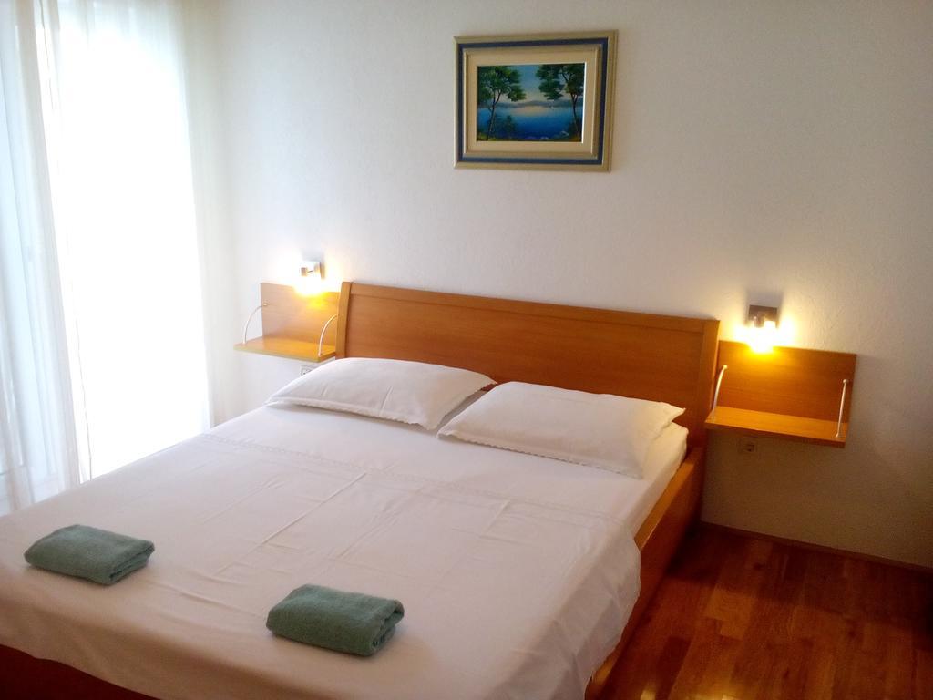 Apartment Petra Baska Voda Bagian luar foto