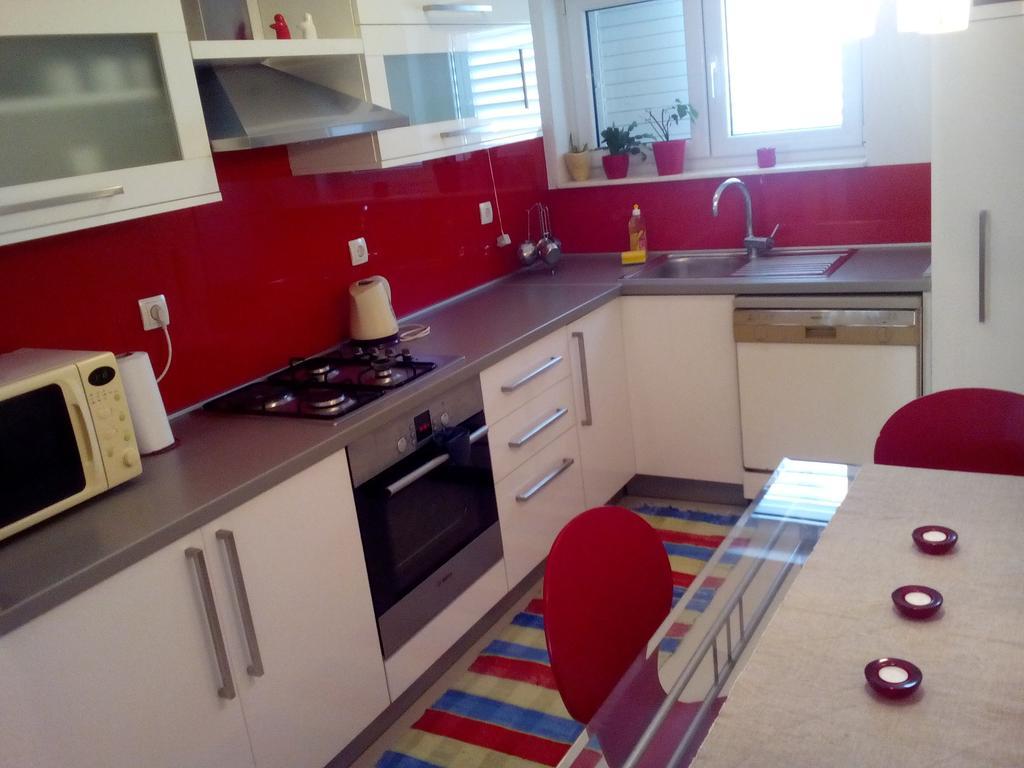 Apartment Petra Baska Voda Bagian luar foto